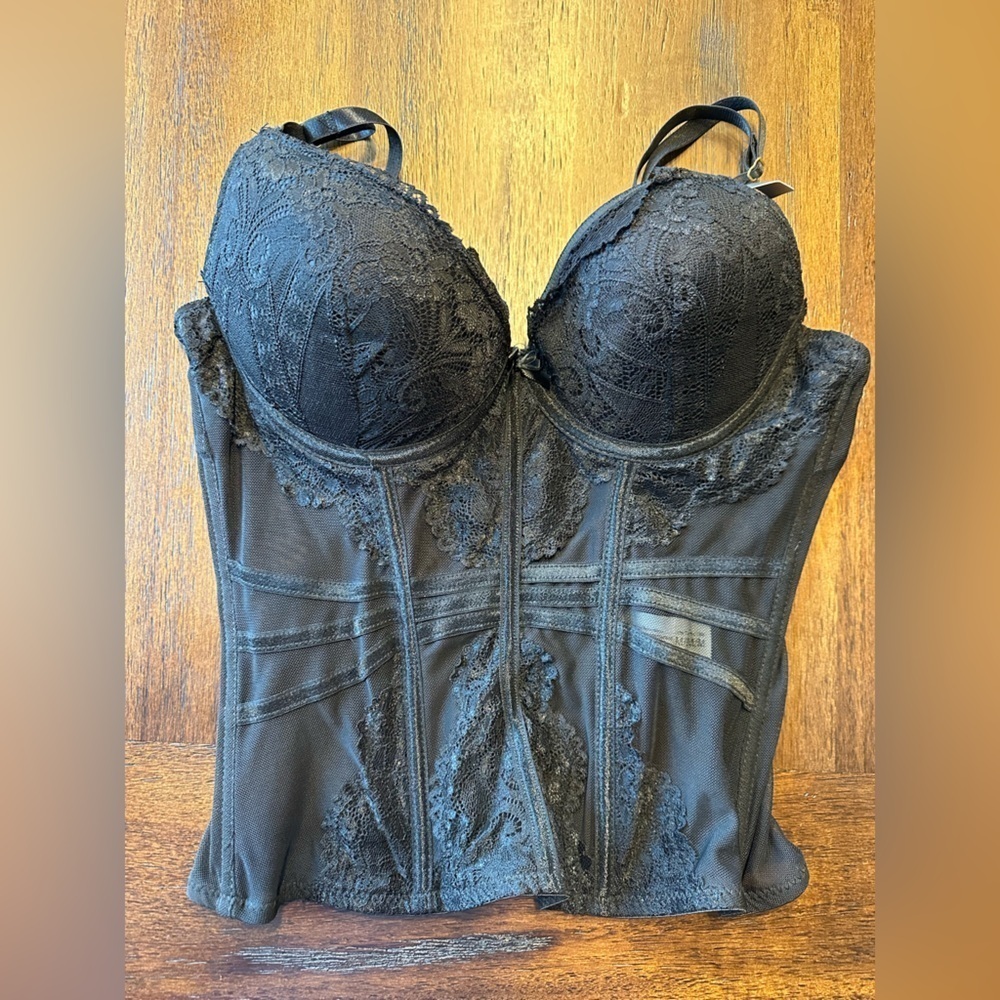 BNWT Venus Women’s Elegant Black Lace Wire Frame Shaping Corset - size Medium